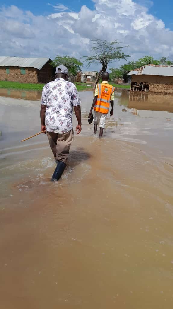 Floods marooned villages