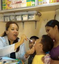 Dra. Carpio gives check-ups to street kids