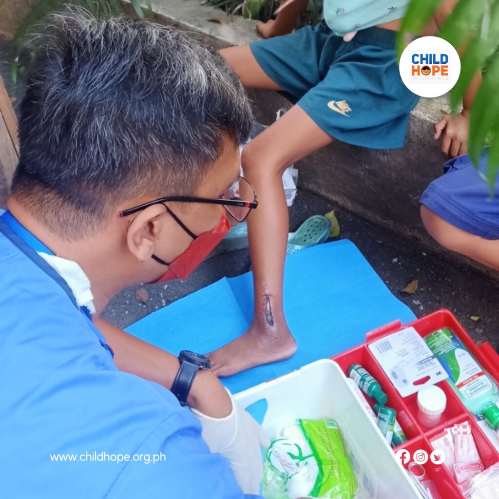 Provide primary health care for street children