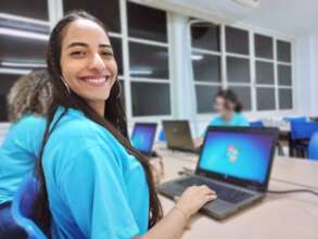 Aprentice in one of Rede Cidada computer lab