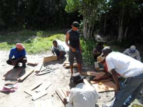 Jevago demonstrates hive construction