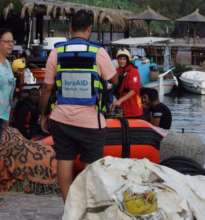 IsraAID's medical team with new arrivals to Lesbos