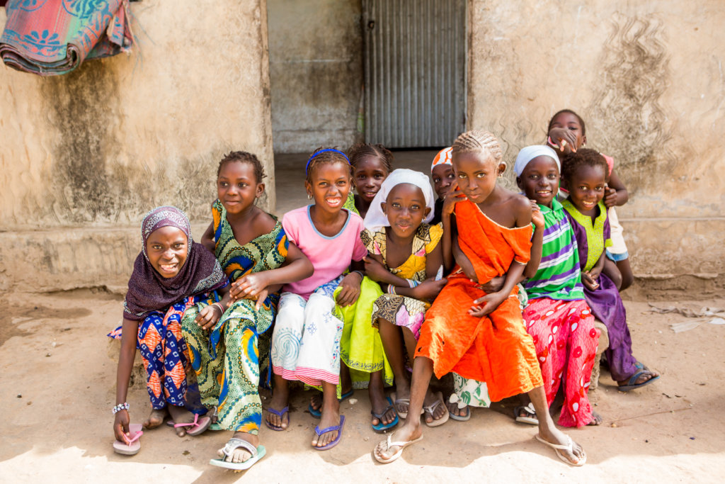 Educate girls and fight poverty in Senegal