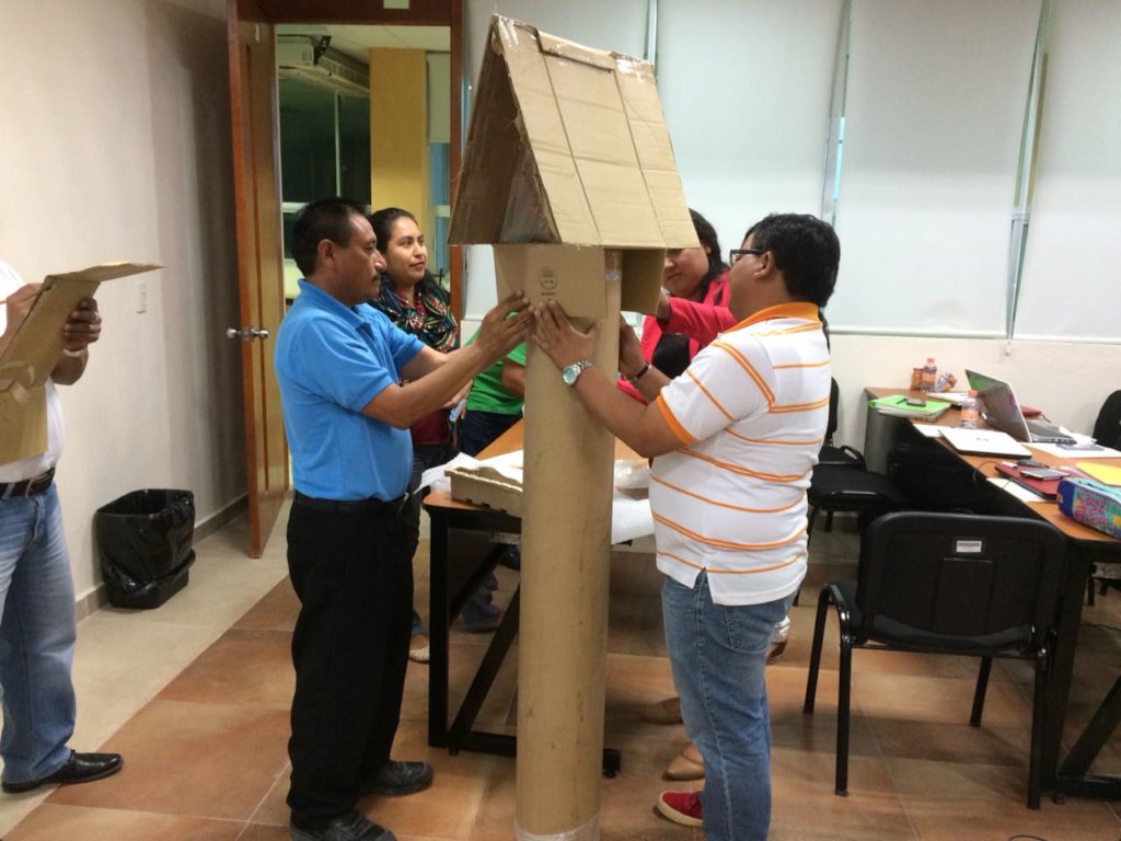 Support elementary school principals in Mexico