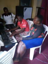 Keyboard learning by the girls