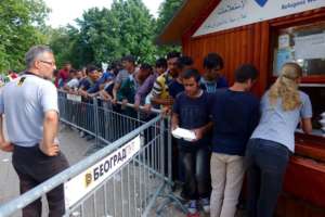 Refugees waiting for the food