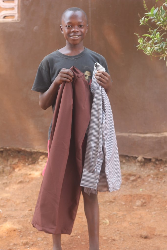 Help 40 Students Purchase Uniforms for School