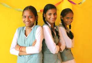 Smiley Days - Confident school girls