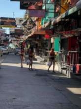 Women returning to their bars with Tamar food bags