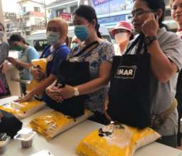 Women who receive our food aid