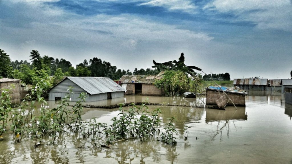 Flood relief for 1,000 households in Bangladesh