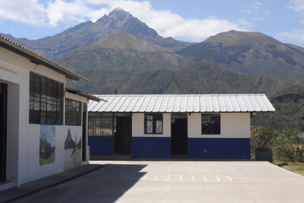 E-Libraries for Post-Earthquake Ecuador