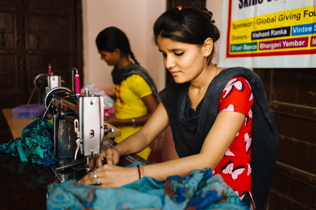 Give A Sewing machine to single mother's