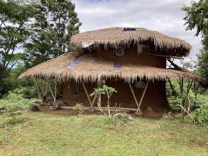 Experimenting with sustainable roof materials