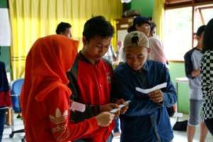 Iqbal in the middle