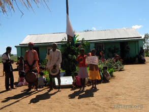 Elders in Fiadanana formally thanking GlobalGiving