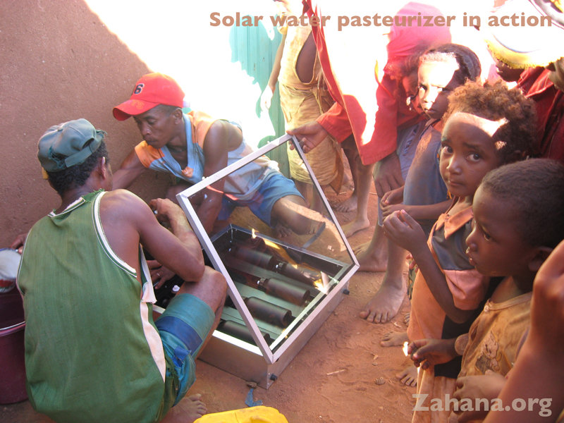 Solar cookers for the school in Fiadanana
