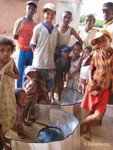 Low tech solar cooker