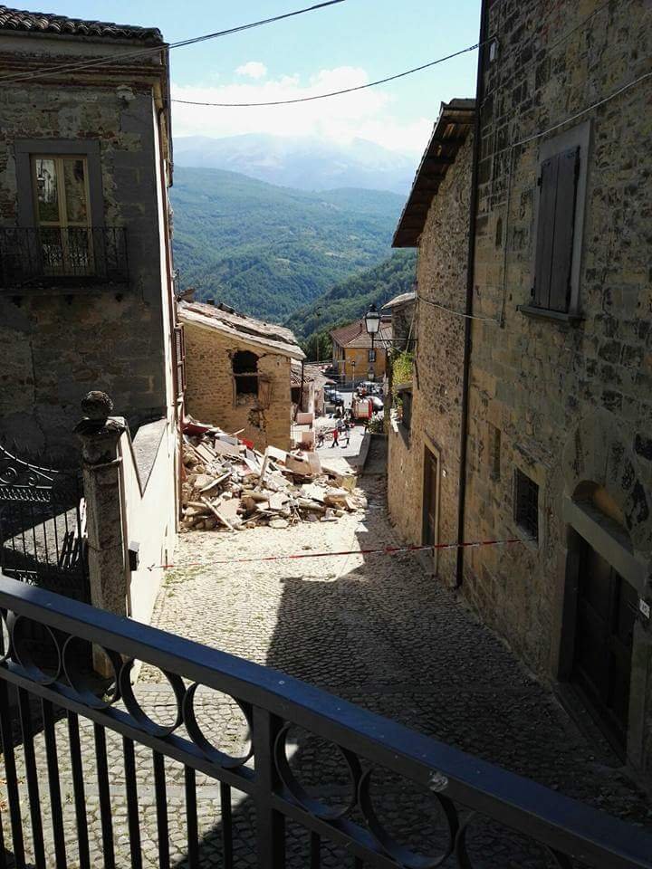 EARTHQUAKE IN CENTRAL ITALY: BACK TO SCHOOL!