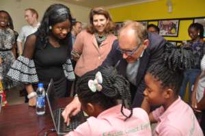 Sir Tim Berners-Lee visits W.TEC at Web 30th Anniv