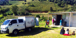 Nurses set up mobile clinic in Tecpan