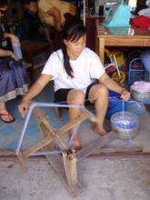 Spinning cotton recycled from a clothes factory