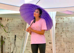 Ana Clara - selling dreams for laughter!