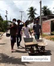 Young people finish distributing emergency aid
