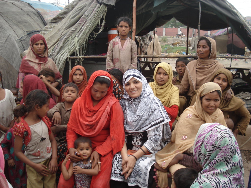 Food & Education to 500 Homeless Children