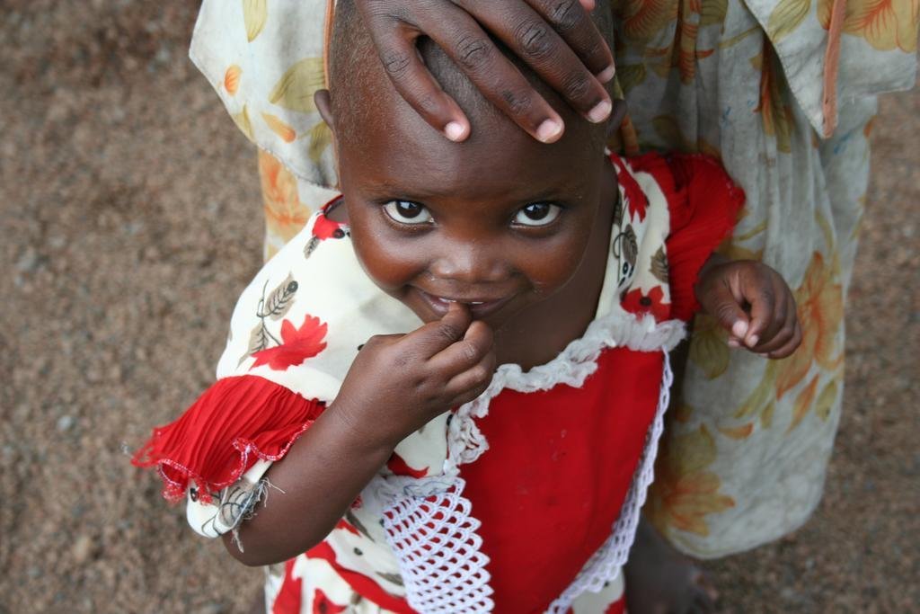 Emergency food and health care for war-torn DRC