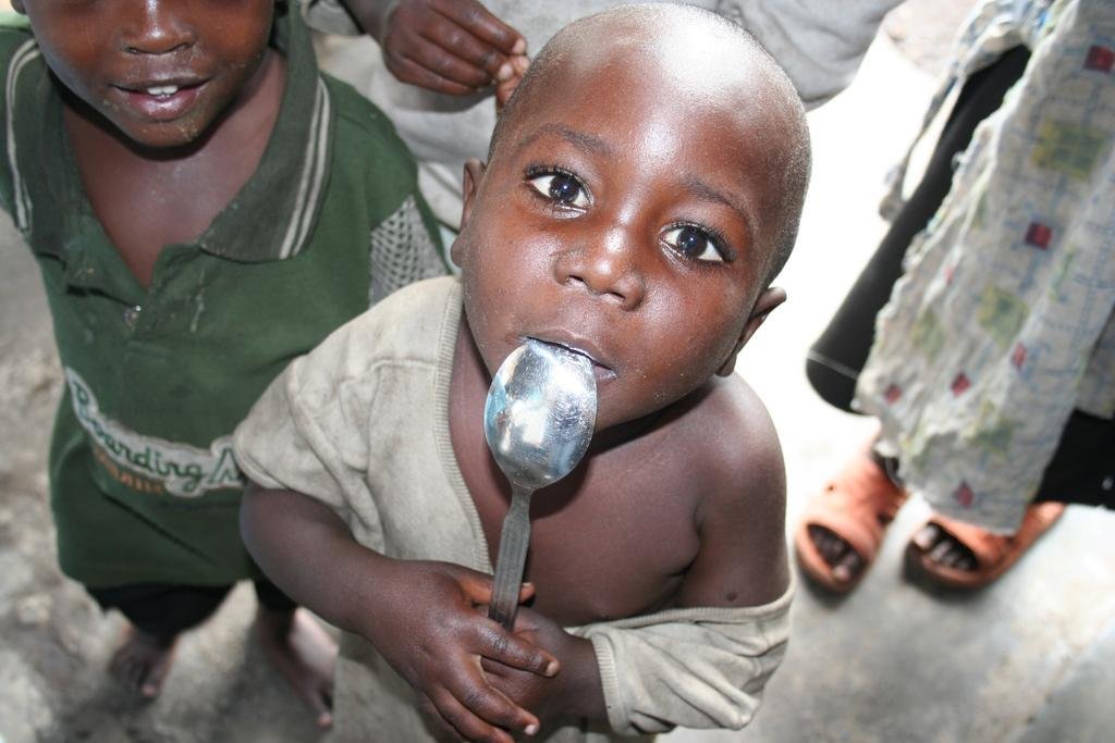 Emergency food and health care for war-torn DRC