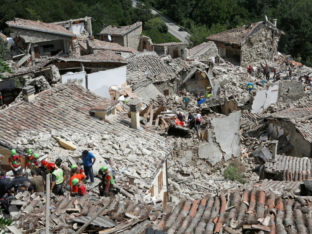 Minivans for Italy Earthquake relief activities