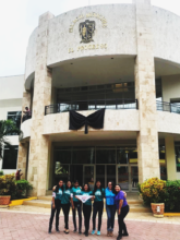 Girls in front of El Progreso Municipal Palace