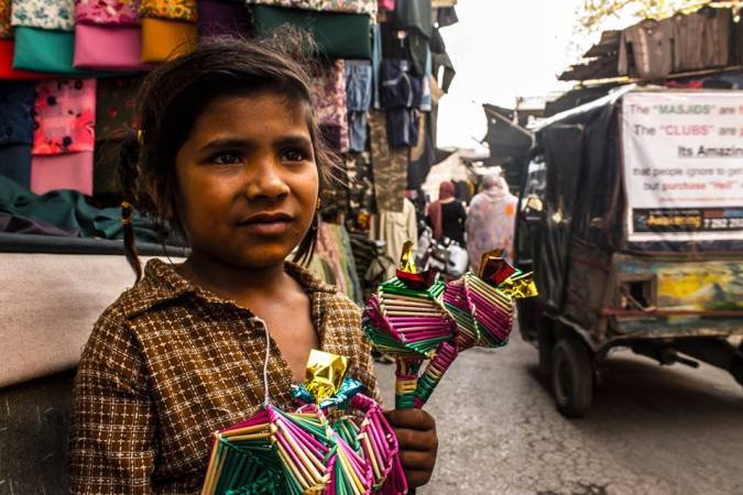 Joy of Giving to Slum Kids in india this Christmas