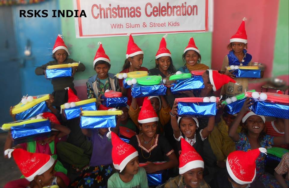 Joy of Giving to Slum Kids in india this Christmas
