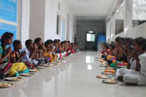 Provide a healthy meal to 160 children