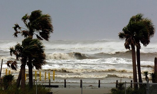 Hurricane Matthew hits Haiti hospitals and clinics