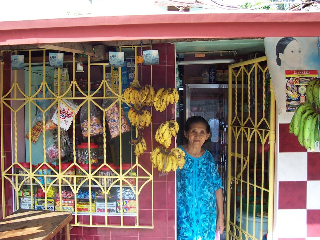 Help Vendors Climb Out of Debt in the Philippines