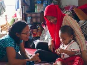 Little Ivan loves playing with the pulse oximeter