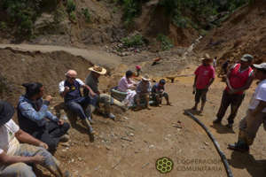 Discussing with Lucerna Baja the new landslides