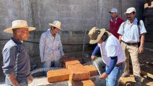 Workshop on adobe fabric in Malinaltepec