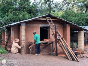 Reinforced adobe houses against earthquakes