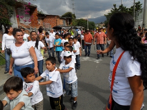 Boys and girls in a cultural field trip