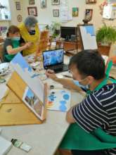 A distant class for patients of nursing home