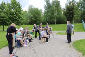 A group of Russia House memebrs at a pleinair