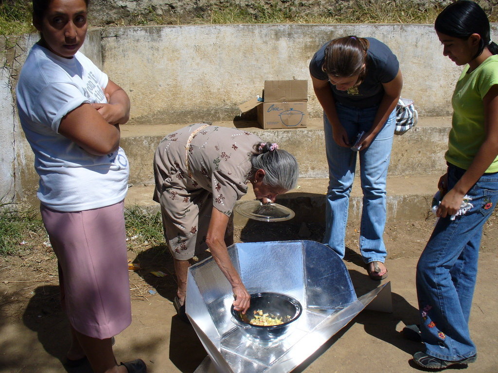 Solar Cooking to Help Women Affected by War