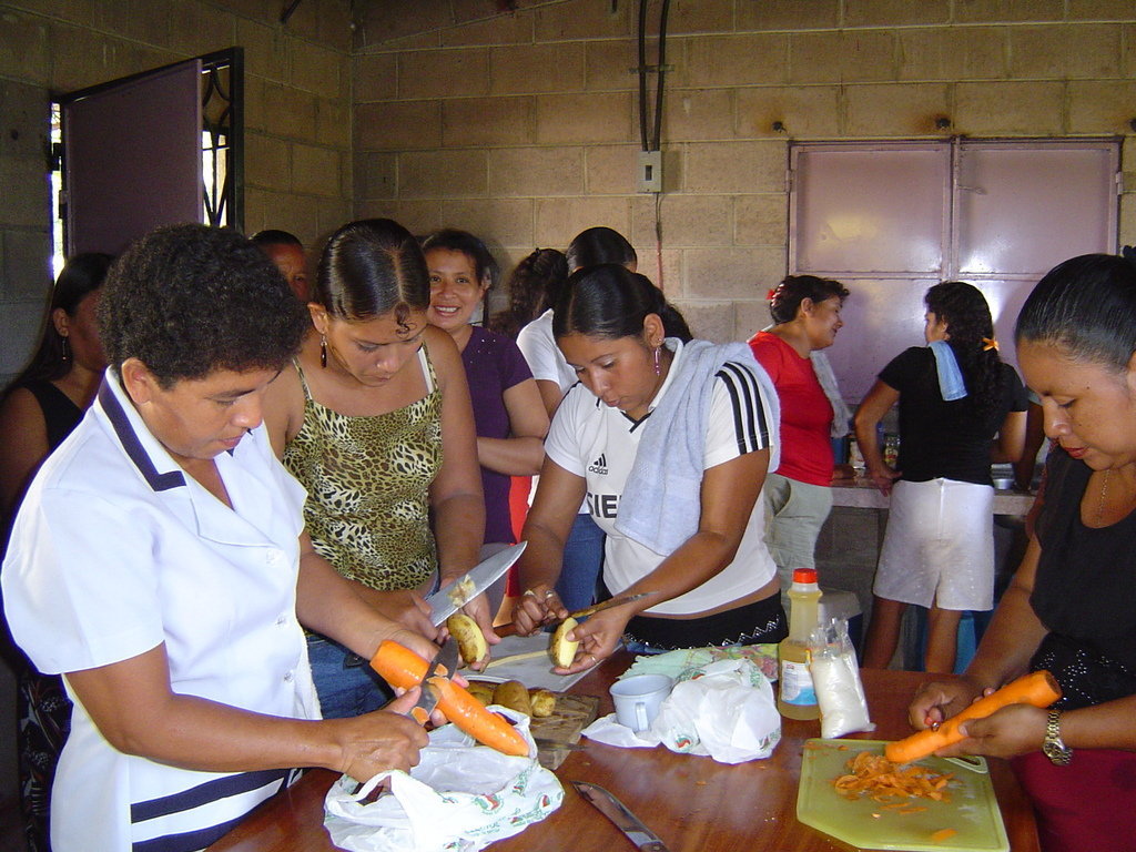 Solar Cooking to Help Women Affected by War