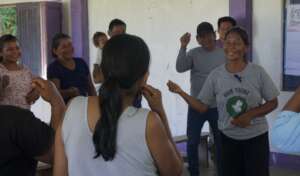 Promoter leading a beekeeping workshop