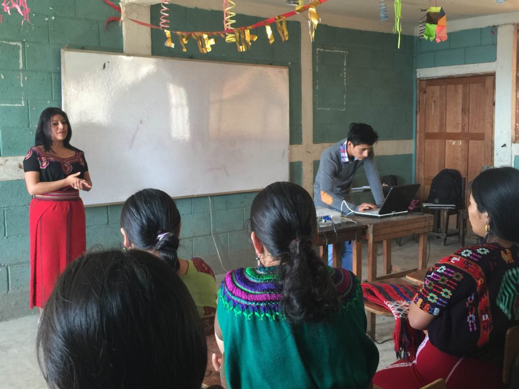 Teach 400  Illiterate Girls : Guatemala