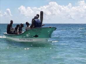 APEDESUD co-op members use new fishing boat